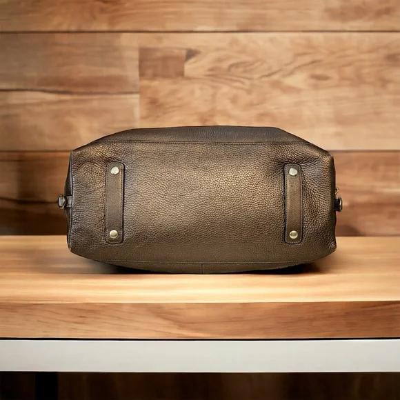 Coach LEGACY Metallic Tote Cowhide
Leather Handbag with Gold Strap - Picture 4 of 9